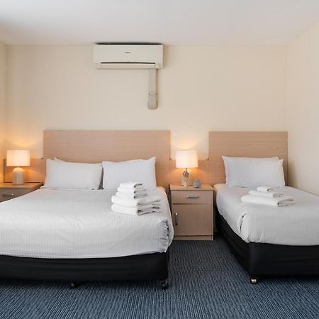 Adelaide Granada Motor Inn Екстер'єр фото