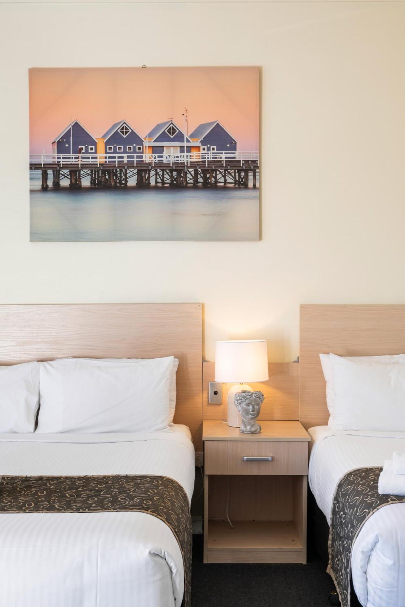Adelaide Granada Motor Inn Екстер'єр фото
