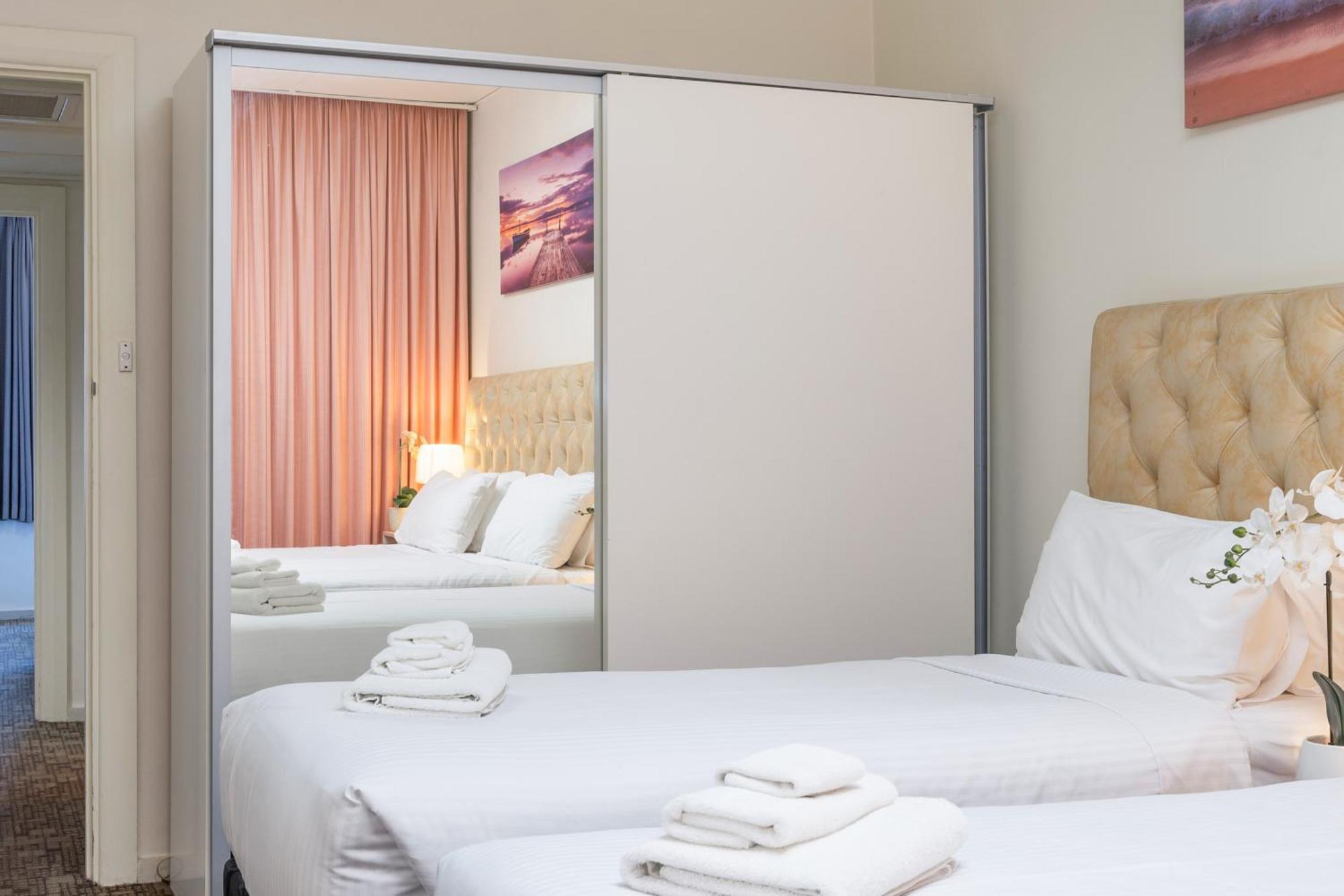 Adelaide Granada Motor Inn Екстер'єр фото
