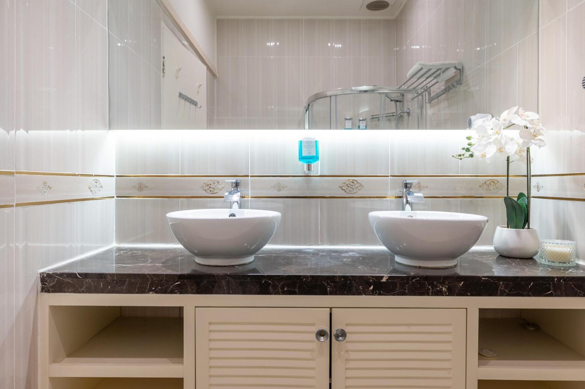 Adelaide Granada Motor Inn Екстер'єр фото