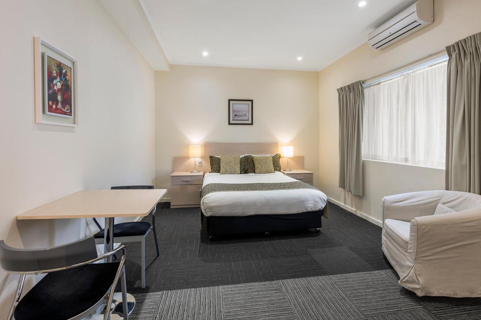 Adelaide Granada Motor Inn Екстер'єр фото