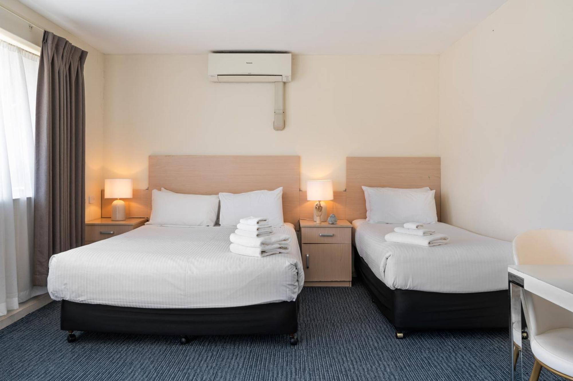 Adelaide Granada Motor Inn Екстер'єр фото