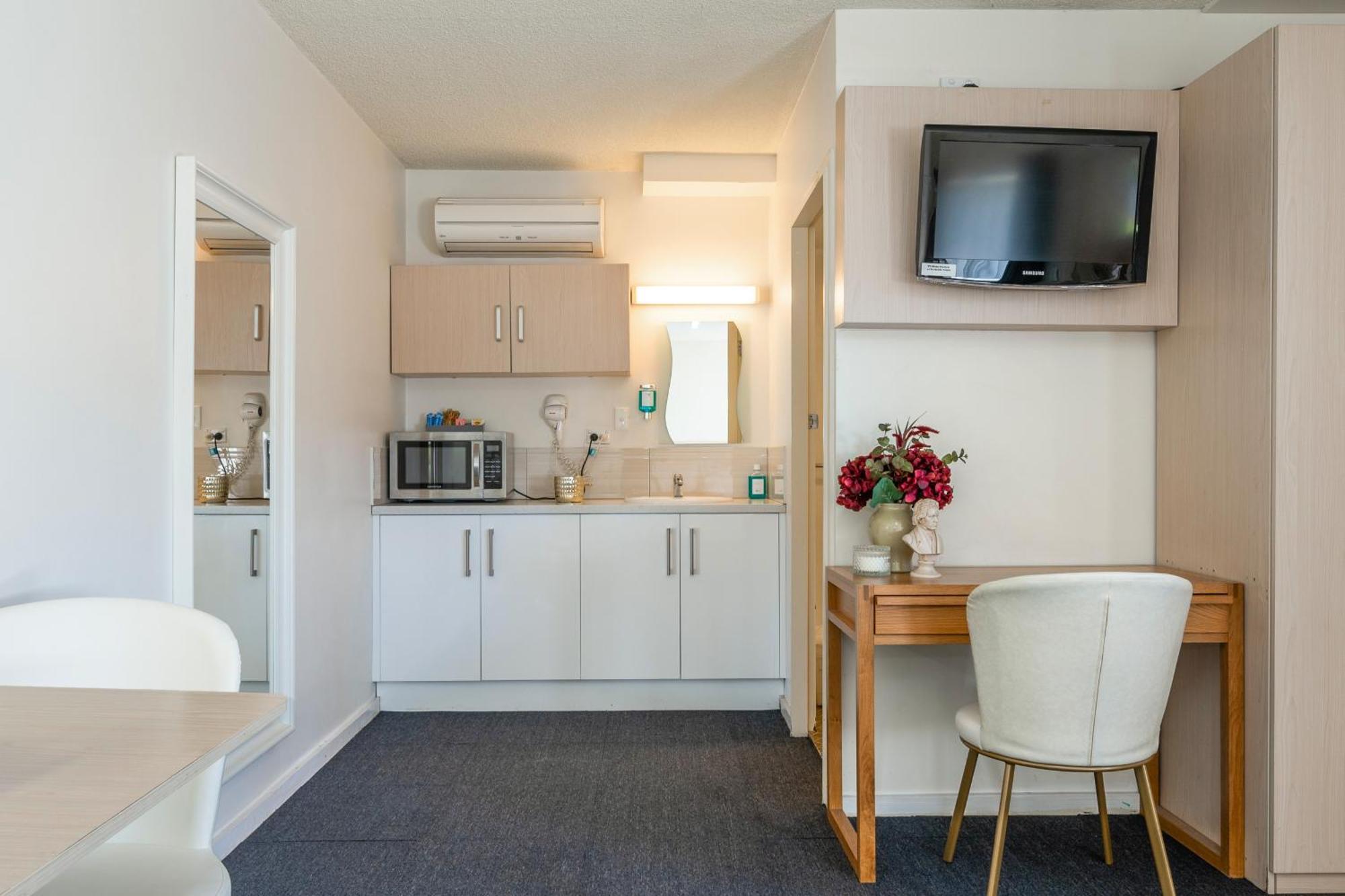 Adelaide Granada Motor Inn Екстер'єр фото