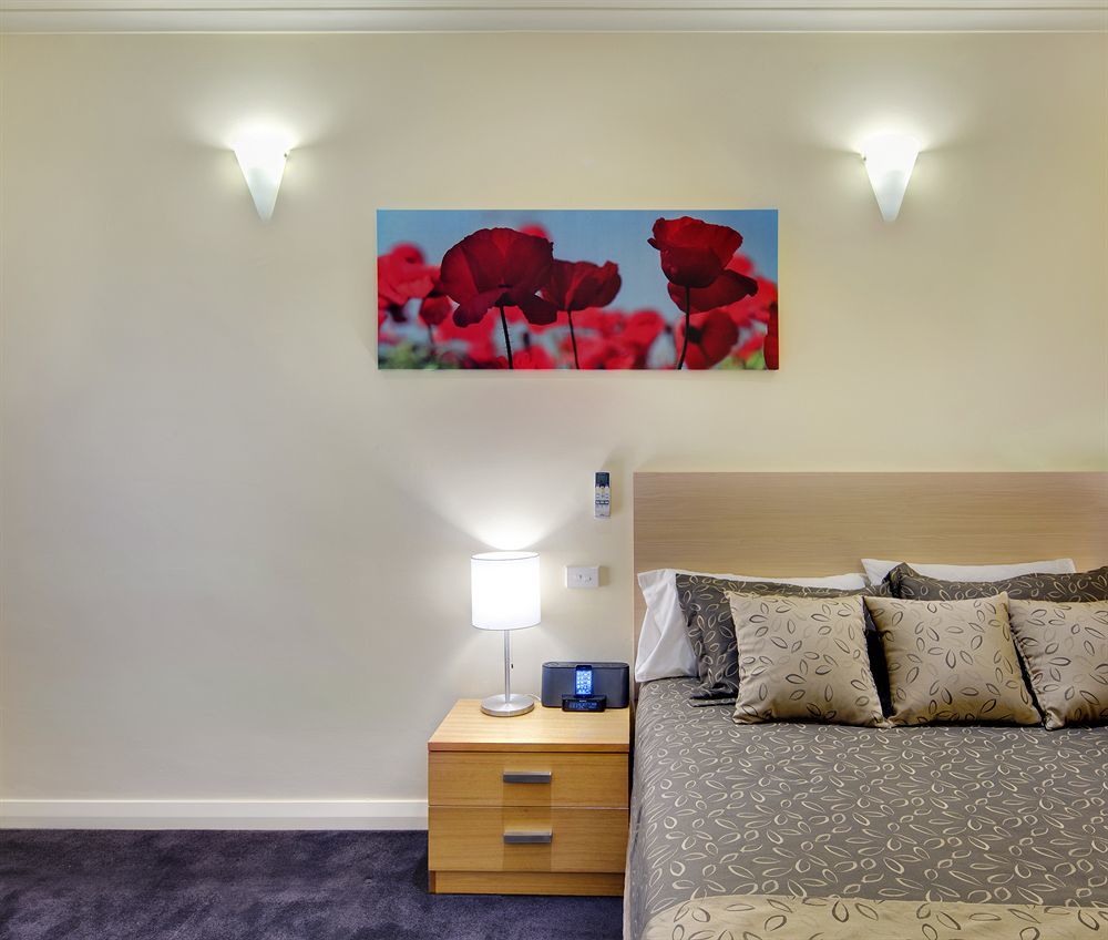 Adelaide Granada Motor Inn Екстер'єр фото