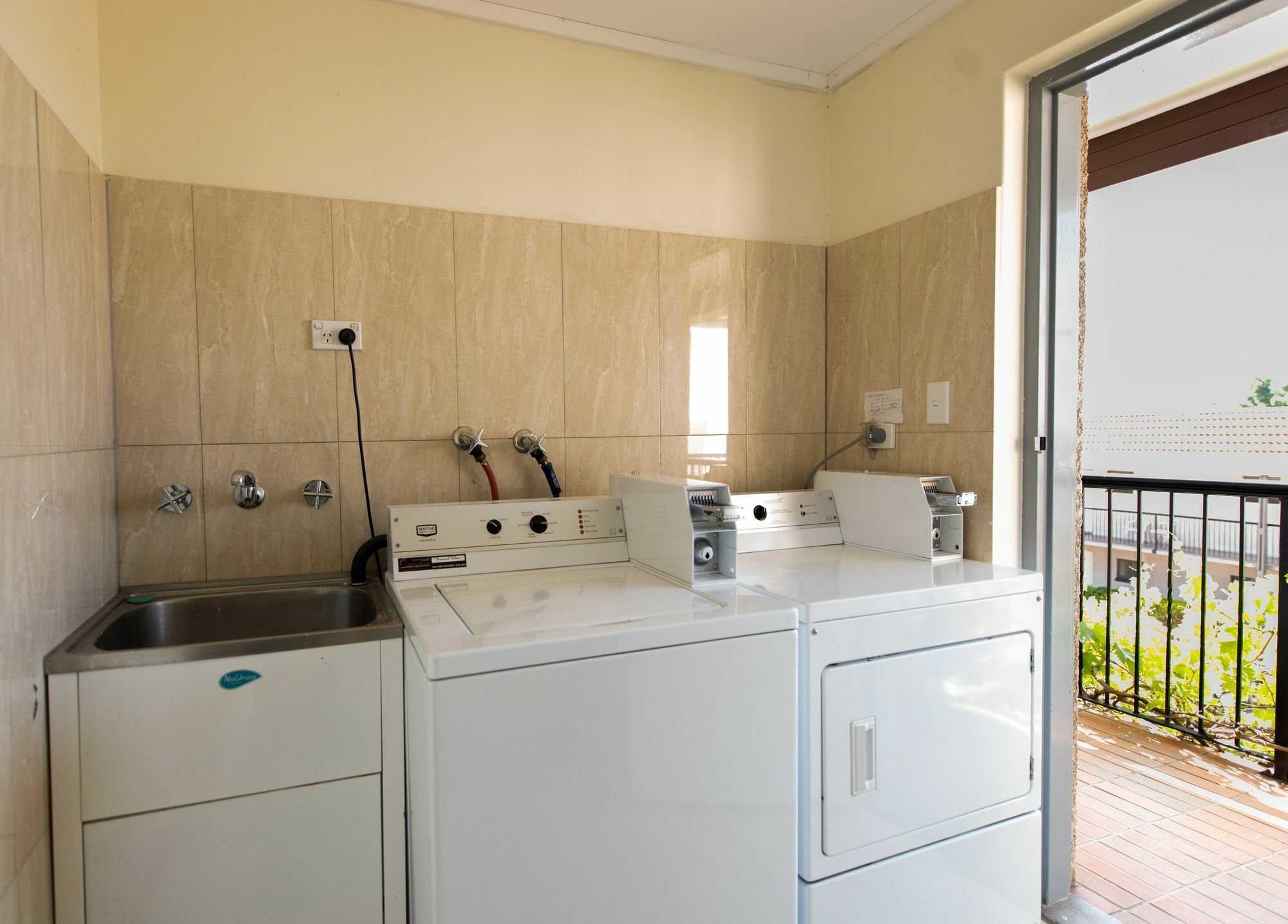 Adelaide Granada Motor Inn Екстер'єр фото