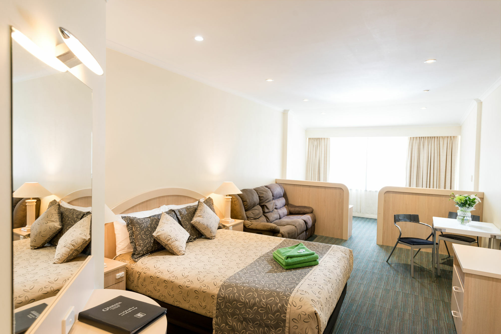 Adelaide Granada Motor Inn Екстер'єр фото