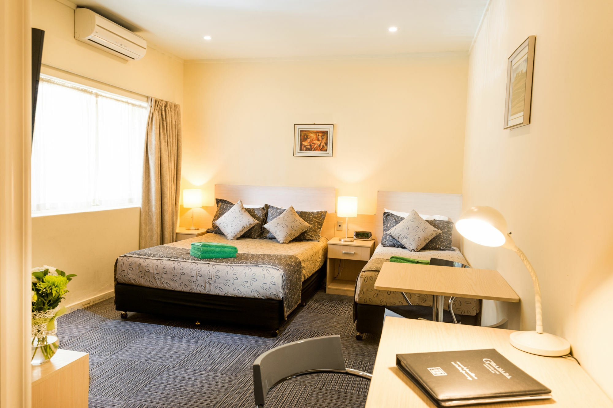 Adelaide Granada Motor Inn Екстер'єр фото